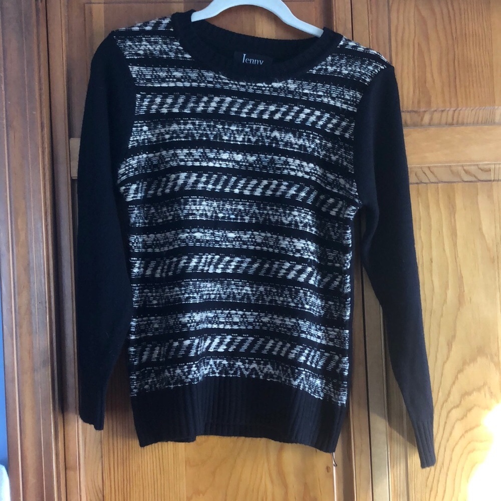 Jenny Women’s Sweater size Small. NWOT